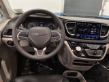 Used 2023 Chrysler Pacifica Touring-L image 5