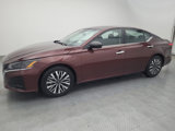 Used 2024 Nissan Altima 2.5 SV image 2