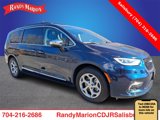 Used 2023 Chrysler Pacifica Limited image 3
