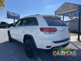 Used 2020 Jeep Grand Cherokee Laredo image 4