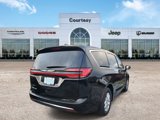 New 2025 Chrysler Pacifica Select image 4