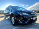 Used 2019 Chrysler Pacifica Touring-L image 4