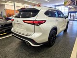 Used 2023 Toyota Highlander Limited image 5