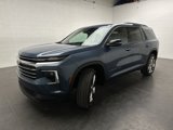 Used 2025 Chevrolet Traverse LT w/ Driver Confidence Package image 4