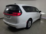 Used 2024 Chrysler Pacifica Touring image 4