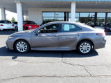 Used 2023 Toyota Camry SE image 2