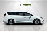Used 2022 Chrysler Pacifica Limited image 3