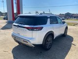New 2025 Nissan Pathfinder SL w/ SL Premium Package image 6