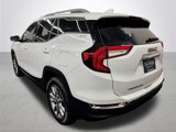 Used 2024 GMC Terrain SLT image 3