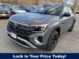New 2025 Volkswagen Atlas Peak Edition SE image 3