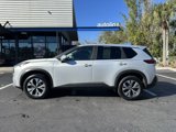 Used 2023 Nissan Rogue SV image 3