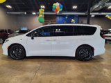 Used 2024 Chrysler Pacifica Premium image 5