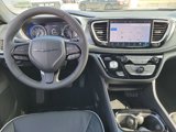 New 2025 Chrysler Pacifica Limited image 3