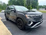 Used 2024 Volkswagen Atlas Peak Edition SE image 3