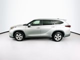 Used 2024 Toyota Highlander LE image 4