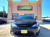 Used 2018 Chrysler Pacifica Limited w/ Advanced Safetytec Group image 2