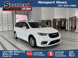 Used 2022 Chrysler Pacifica Touring-L image 1