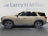 New 2025 Nissan Pathfinder Platinum image 2