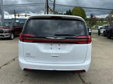 New 2025 Chrysler Pacifica Select image 4