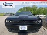 Used 2019 Dodge Challenger SXT image 2