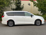 Used 2024 Chrysler Pacifica Limited image 5