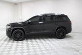 Used 2023 GMC Acadia SLE w/ Driver Convenience Package image 2