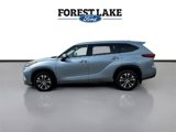 Used 2022 Toyota Highlander XLE image 3