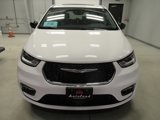 Used 2024 Chrysler Pacifica Limited image 2