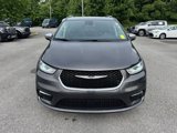 Used 2023 Chrysler Pacifica Limited image 2