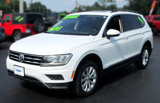 Used 2018 Volkswagen Tiguan SE w/ Panoramic Sunroof Package image 2