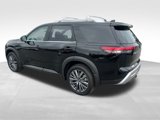 New 2025 Nissan Pathfinder SL w/ SL Premium Package image 4