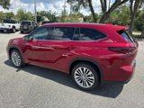 New 2025 Toyota Highlander Platinum image 3