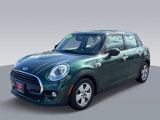 Used 2018 MINI Cooper 4-Door Hardtop image 4