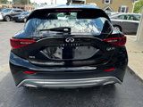 Used 2017 INFINITI QX30 Premium image 5