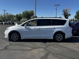Used 2022 Chrysler Pacifica Limited image 3