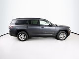 Used 2024 Jeep Grand Cherokee L Laredo image 2