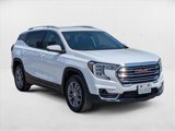 Used 2024 GMC Terrain SLT image 3