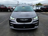 Used 2021 Chrysler Pacifica Touring-L image 2