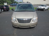 Used 2006 Chrysler Town & Country Touring image 3