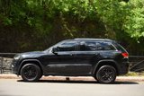 Used 2019 Jeep Grand Cherokee Laredo image 2