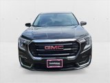 Used 2024 GMC Terrain SLE image 2