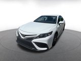 Used 2024 Toyota Camry SE image 3