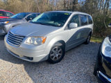 Used 2009 Chrysler Town & Country Touring image 6