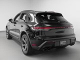 Certified 2022 Porsche Macan image 3