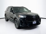 Used 2025 Ford Explorer ST image 3