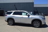 New 2025 Nissan Pathfinder SV image 4