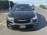 New 2025 Chrysler Pacifica Select image 4