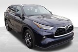 Used 2022 Toyota Highlander XLE image 3