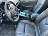 Certified 2024 Porsche Macan image 4
