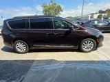 Used 2017 Chrysler Pacifica Touring-L image 4